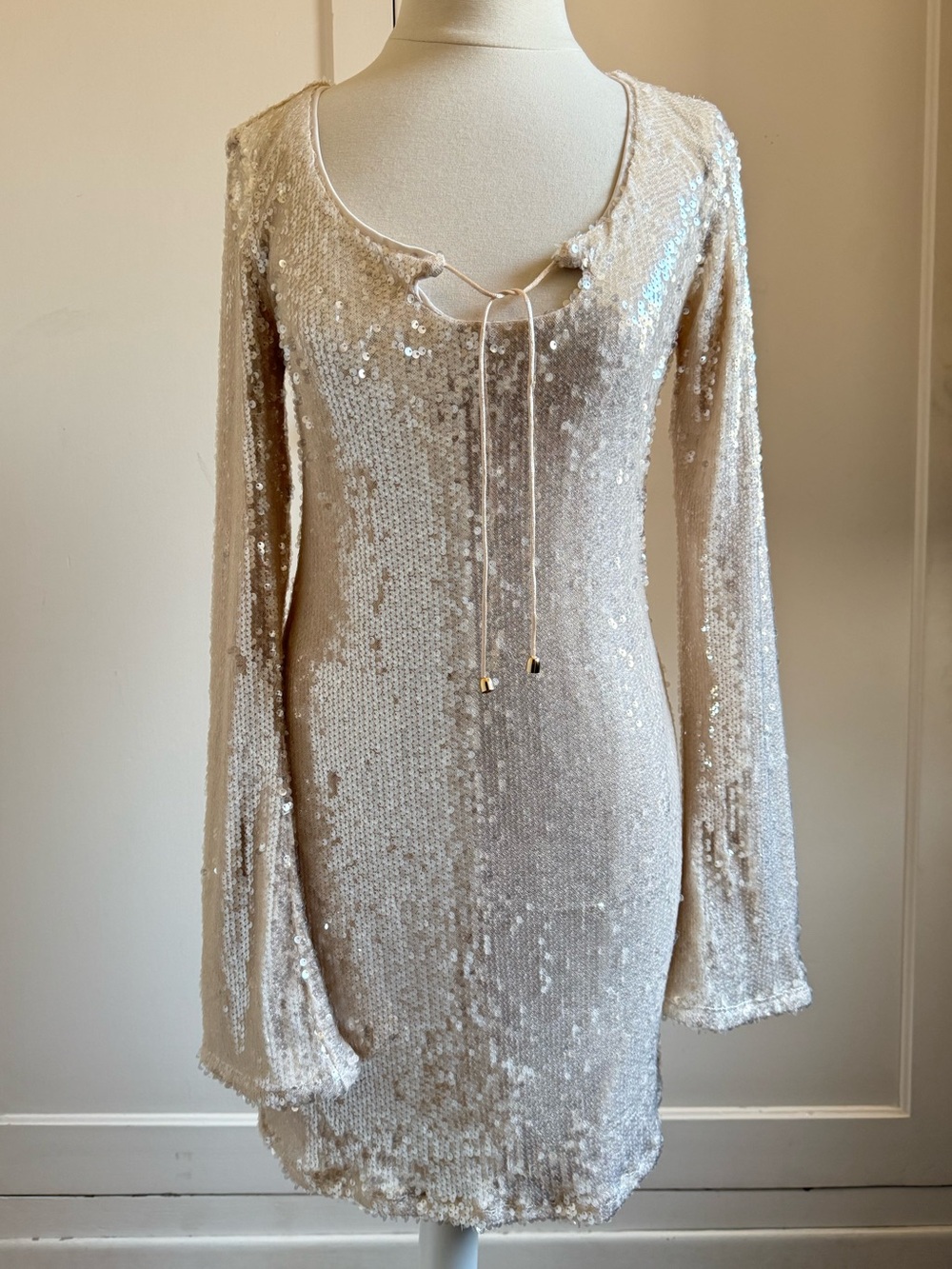 WILD FABLE Sequin Long-Sleeve Scoop Neck Mini Dress in Champagne